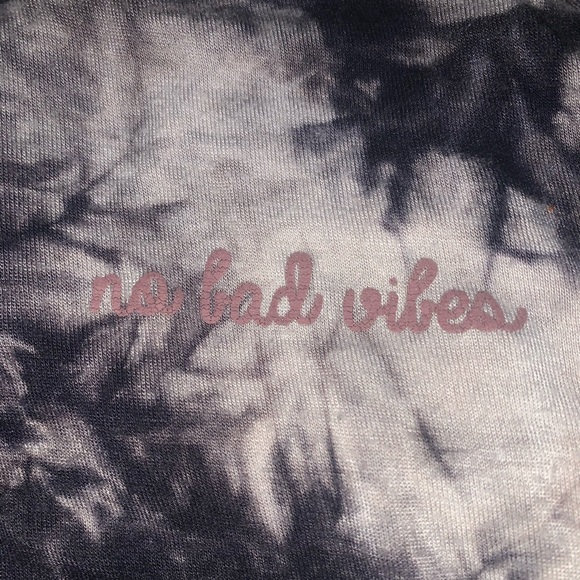 “𝙽𝙾 𝙱𝙰𝙳 𝚅𝙸𝙱𝙴𝚂“ 𝚃𝙸𝙴𝙳𝚈𝙴 𝚃𝙾𝙿 - Picture 4 of 4